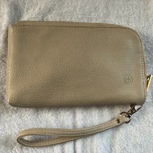 Chic Buds battery pack wristlet